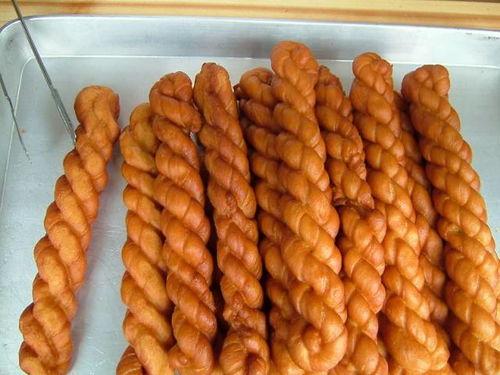 网红吃监狱麻花肠,揭秘独特风味背后的故事