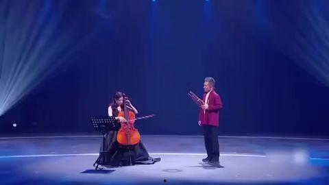 多人合唱吃瓜视频,多人合唱吃瓜视频，欢乐共享夏日时光